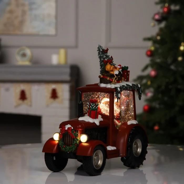 Decoratiune Craciun tip Tractor cu Mos Craciun, brad si cadouri, functie muzicala, zapada miscare, 25 × 13 × 21 cm
