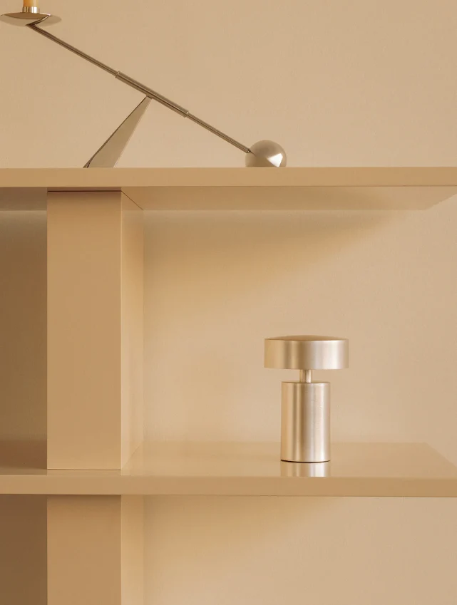 Lampa portabia Column