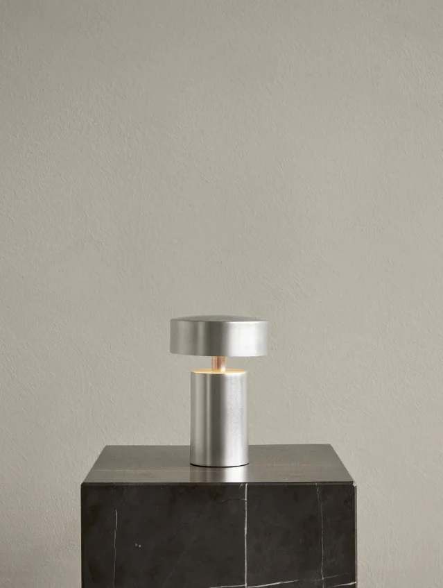Lampa portabia Column