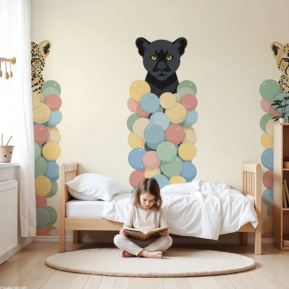 Papel de parede crianç | Leoparzi și bile colorate pentru o atmosferă ludică