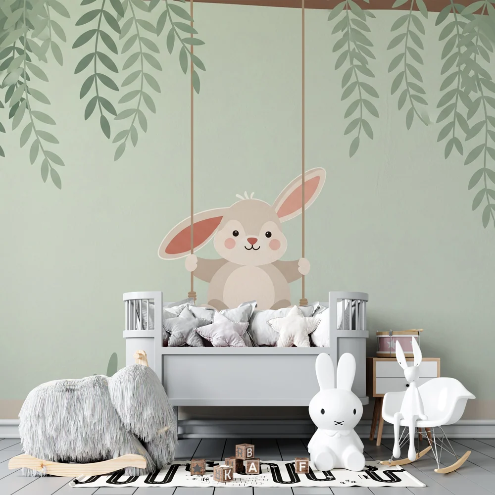 Papel de parede quarto bebê | Iepurele se joacă pe o leagăn într-o grădină liniștitoare
