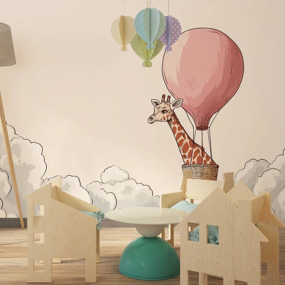 Tapet cameră bebeluși | Girafa în balon cu aer în nori