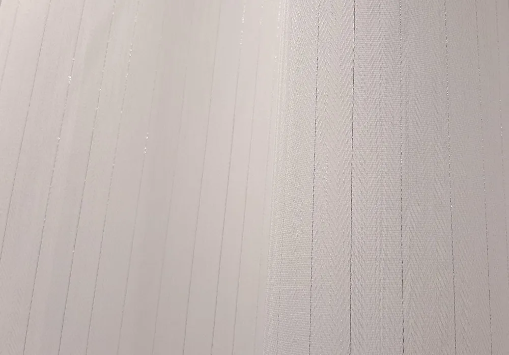 Perdea Altin 6300, , albă, cu fir auriu, model cu dungi verticale
