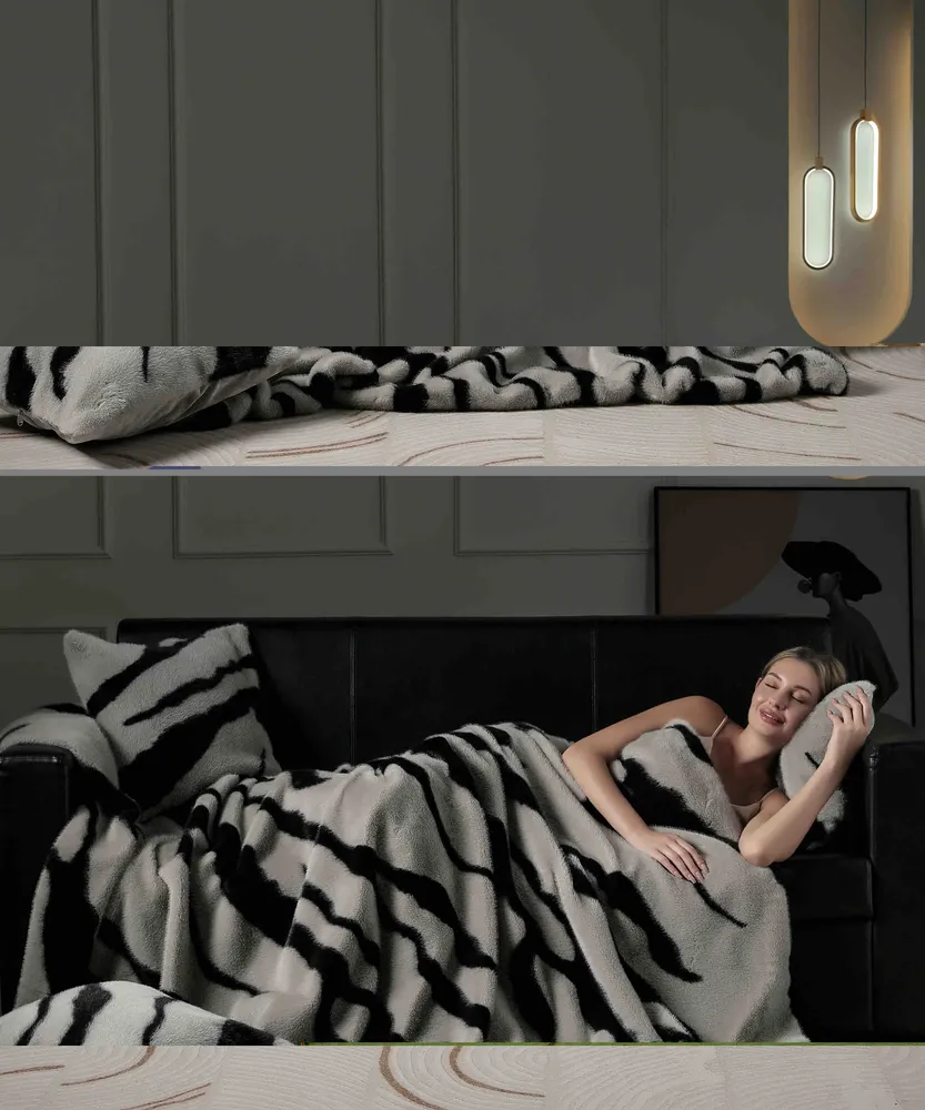 Set Luxury Patura cu Fermoar din Blanita Artificiala de Nurca+2 Fete de Perna, Gri/Negru-C7441